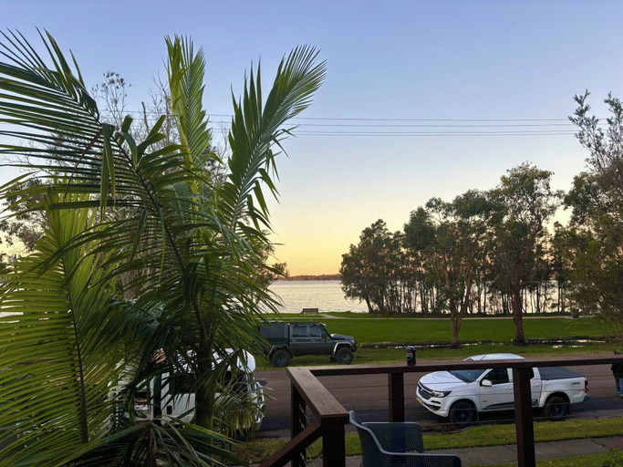 Others 5, Sunrise on the Water, Port Stephens
