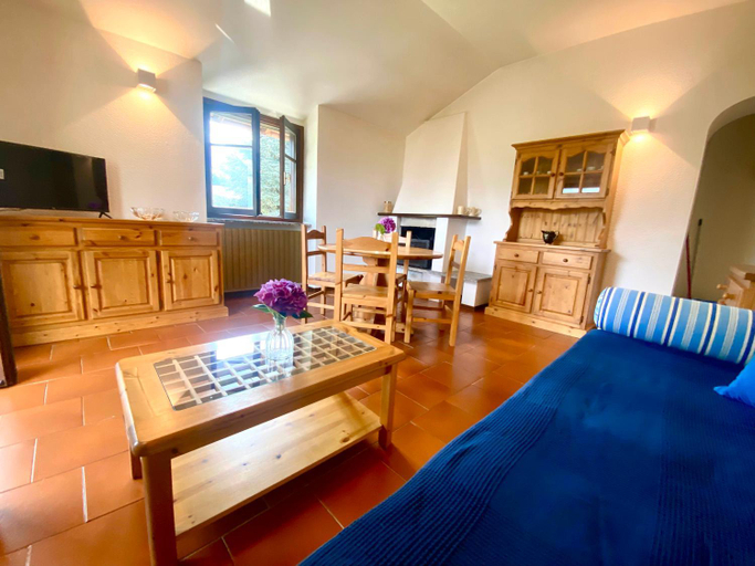Facilities 5, Green valley balcony, Lecco