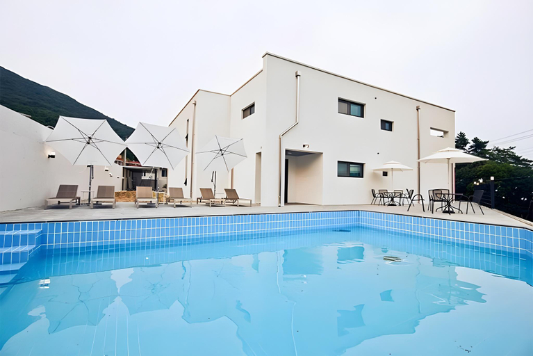 Others 3, Wando (Bogildo) Blackstone Pension, Wando