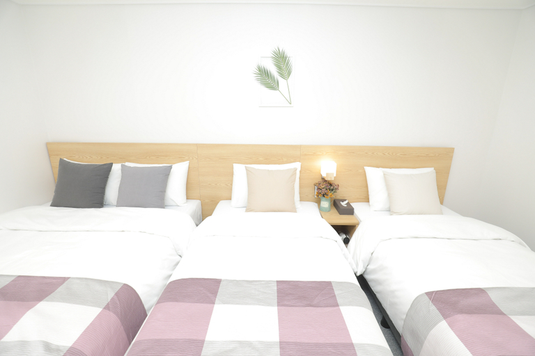 Line Hotel Myeongdong - Bedroom