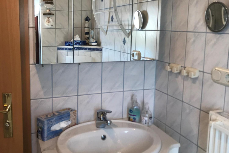 Bathroom 3, Ferienhaus Rhonblick, Kaltensundheim, Schmalkalden-Meiningen