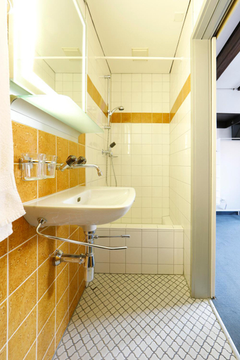 Bathroom 5, Hotel Untertor by Maier Self-Check-in, Rheintal