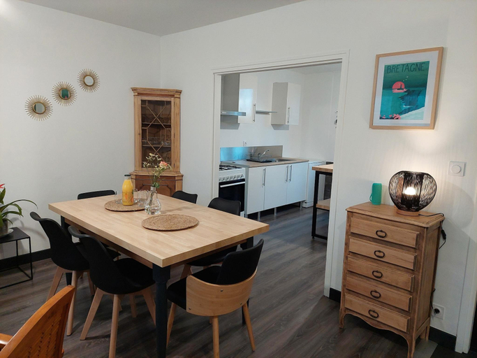Others 4, Holiday Home in Sibiril near Sandy Beach, Finistère