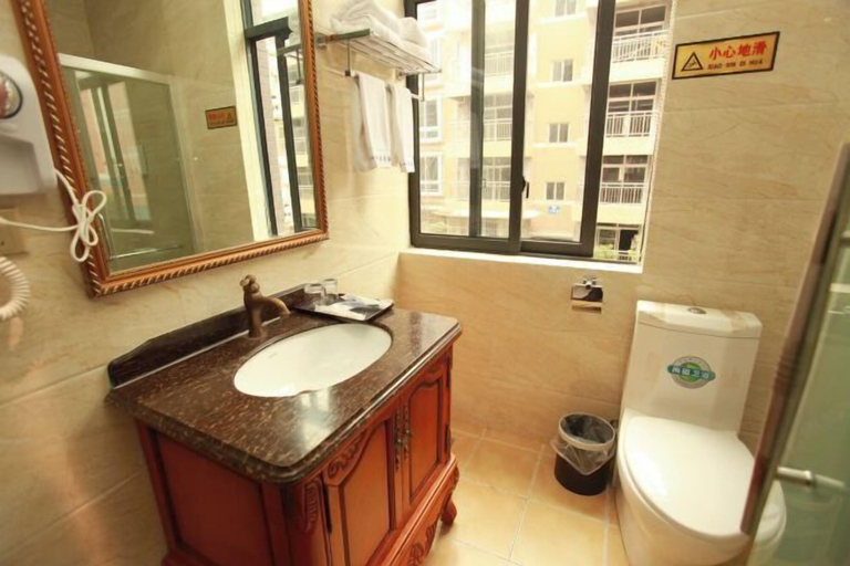 Bathroom 3, renshoudiyiyinxiangdajiudian, Meishan