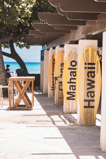 Food & Drinks, Ilikai Marina Studios by Midway Vacations, Honolulu