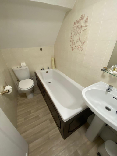 Bathroom 4, Parlors Hall Hotel, Shropshire