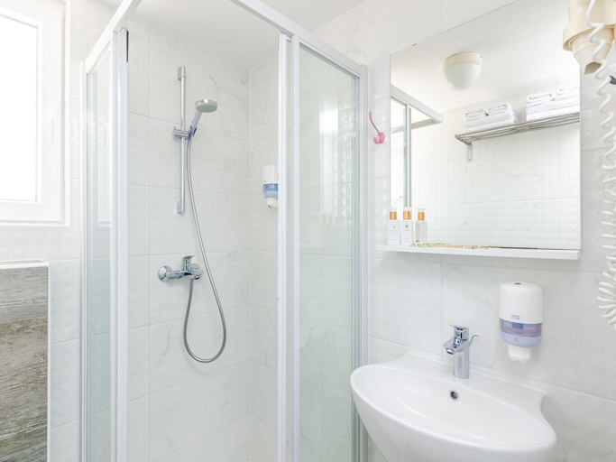 Bathroom 3, Apartments Villa Lukas - No.6 Studio Apartment with Balcony and Sea View, Konavle