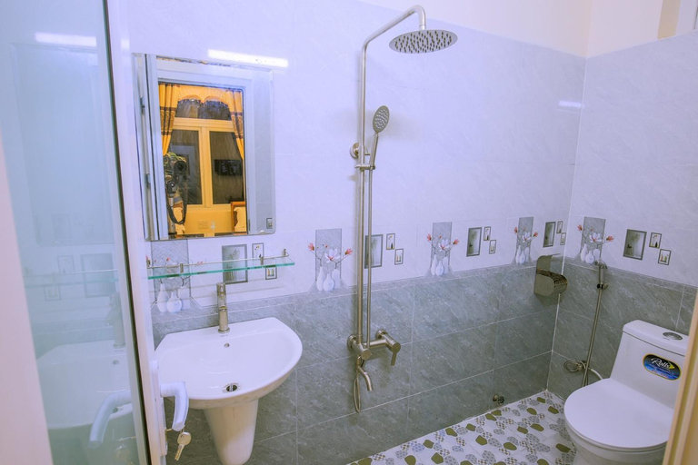 Bathroom, KHACH SAN GIA THINH LY SON, Lý Sơn