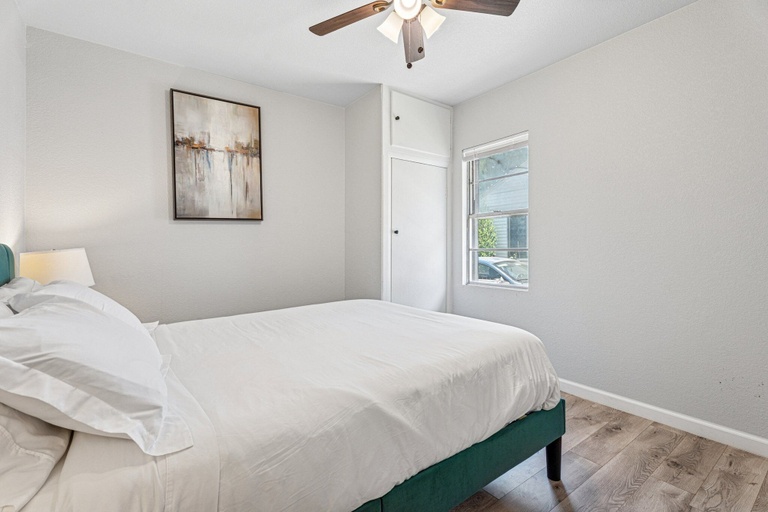 Room 3, OKC 6BR Pet-friendly Near Penn Square 60, Oklahoma