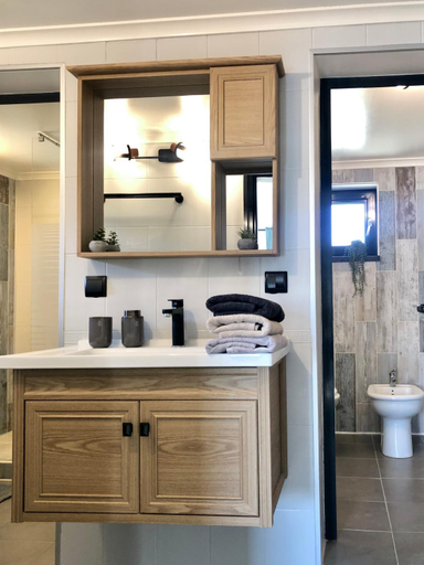 Bathroom 4, Drive Point (Adventure Lake Resort), Dalgopol