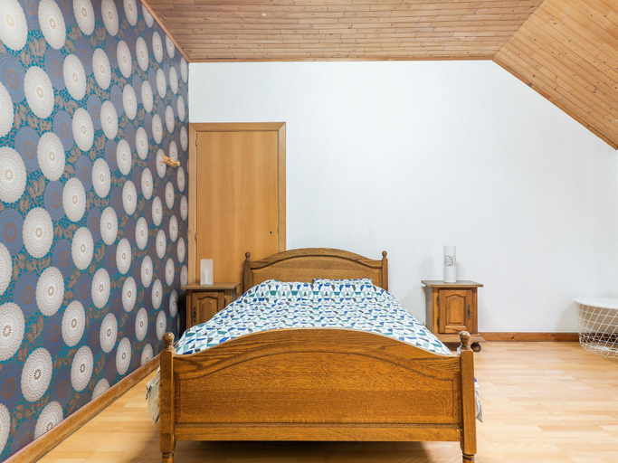 Bedroom 2, Zoutleeuw Home with Pool, Vlaams Brabant