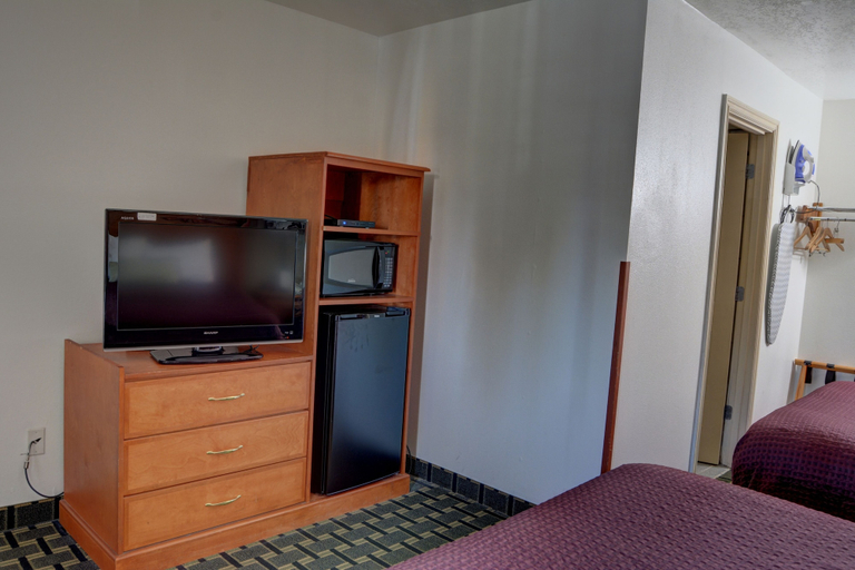 Others 3, The Palms Motel, Multnomah
