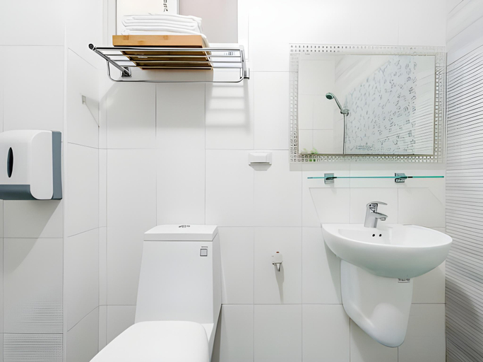 Bathroom 2, Moon Deer, Taitung