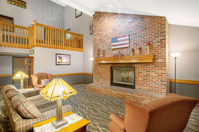Public Area 3, Baymont by Wyndham Coralville, Johnson
