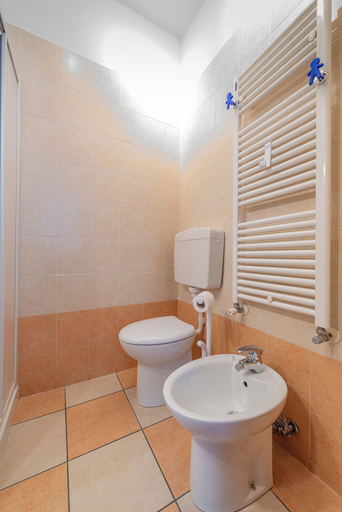 Bathroom 3, Marconi Lodge, Venezia