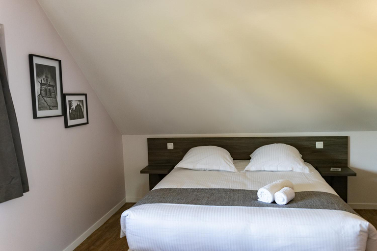 Bedroom, Hotel restaurant La Grand Mare, Eure