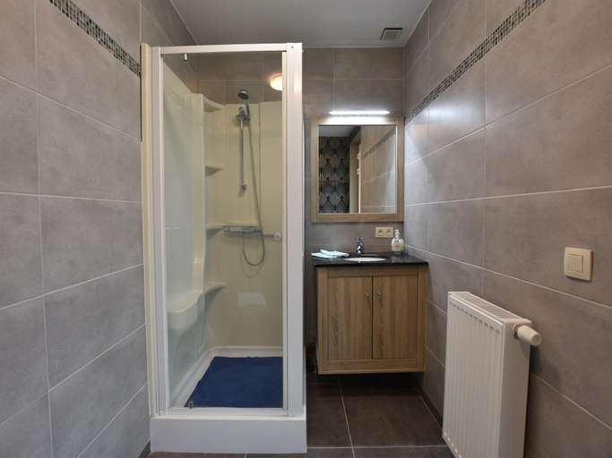 Bathroom 3, Holiday Home in Alveringem near Beach, West-Vlaanderen