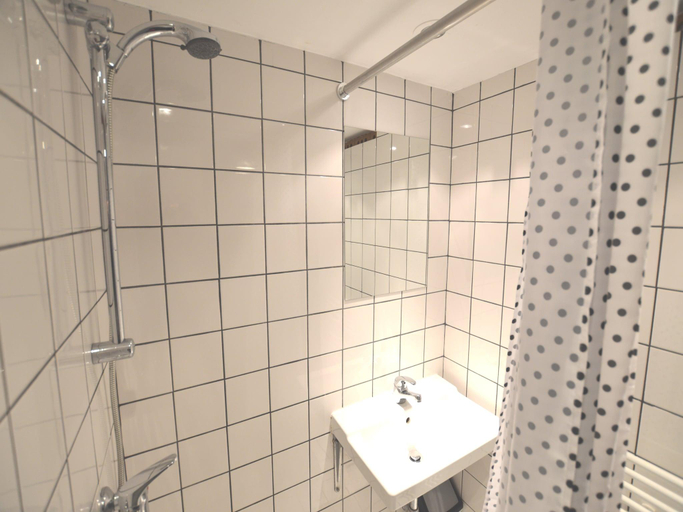 Bathroom 4, Rustic Farmhouse with Pool, Liège