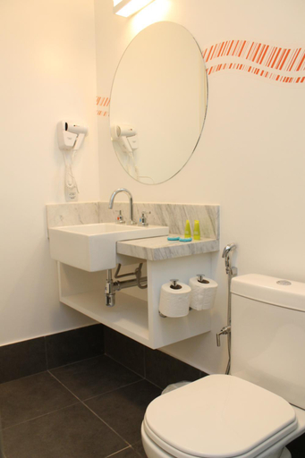 Bathroom 3, ibis Styles Ponta Pora, Pedro Juan Caballero