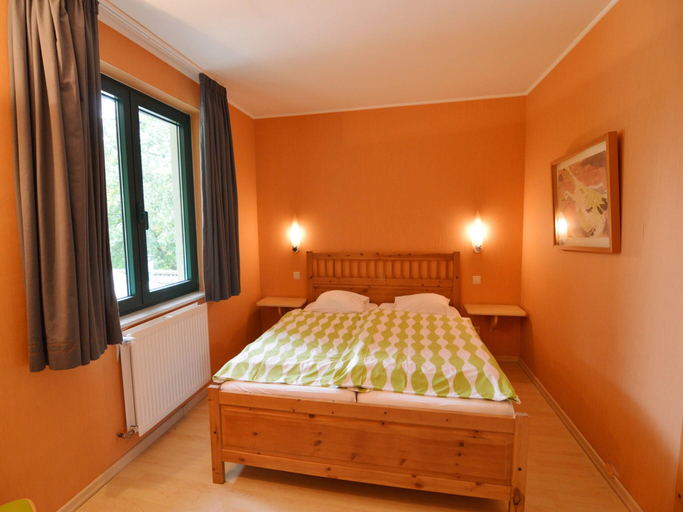 Others 3, Scenic Villa near Lake View, Liège