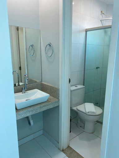 Bathroom 3, Genova Palace Hotel, Açailândia