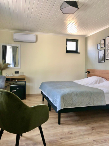 Bedroom 3, Drive Point (Adventure Lake Resort), Dalgopol