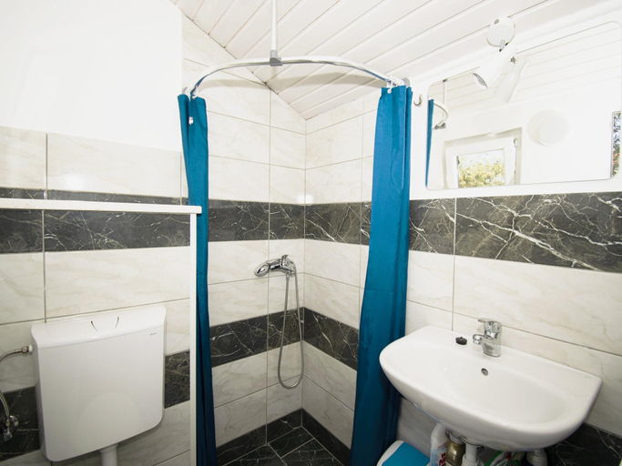 Bathroom 4, Stone House Blaca - Two Bedroom Stone House with Terrace and Sea View, Blato