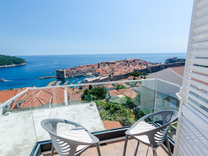 Others 2, Apartments Isabora - Comfort Three-Bedroom Apartment with Balcony and Sea View Second Floor, Dubrovnik