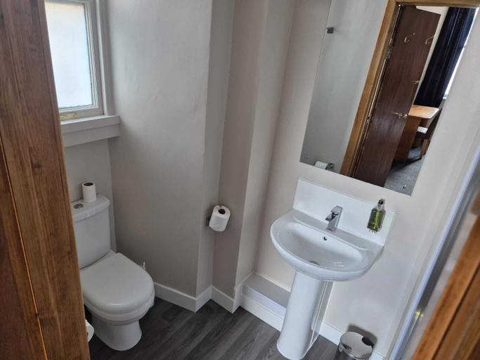 Bathroom 4, Bank House, Highland
