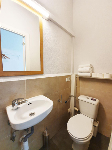 Bathroom 5, Hostal Alicante, Madrid