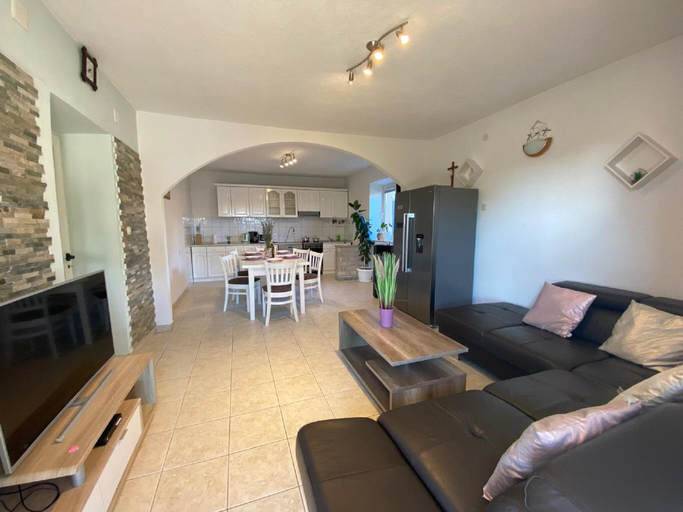 Others 5, Holiday Home in Lisicic with Pool, Benkovac