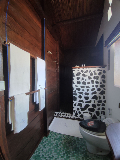 Bathroom 5, Riake Resort & Villa, Analanjirofo