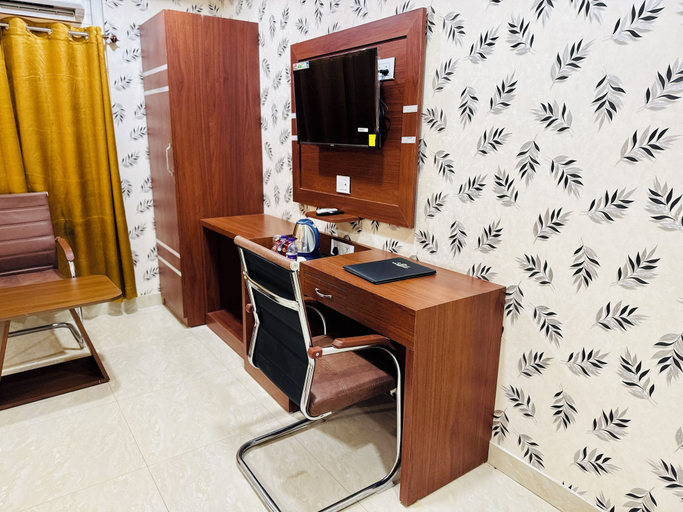 Others 4, Hotel Golden Crystal, Patna
