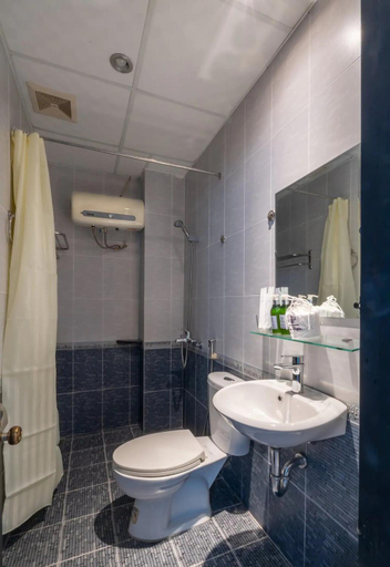 Bathroom 3, Purple Hue Charming Riverside Hotel, Huế