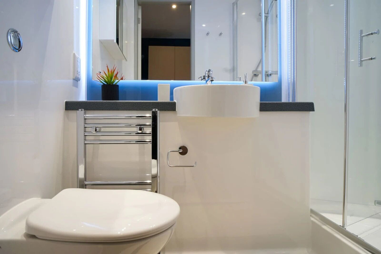 Bathroom 3, For Students Only - Straits Meadow in Edinburgh City Centre - Campus Accommodation, Edinburgh