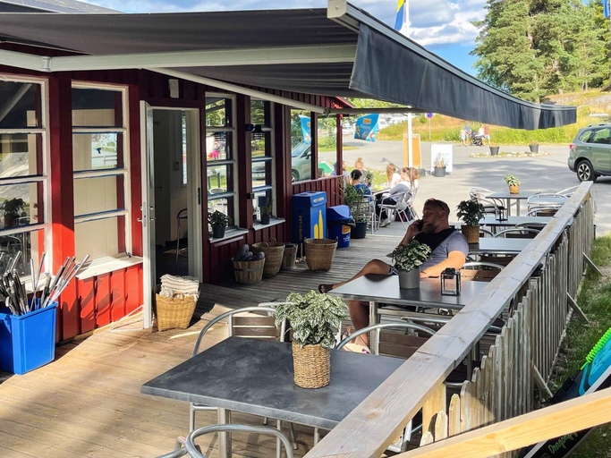 Outdoor dining 2, 6 Person Holiday Park Home in Vaxholm, Vaxholm