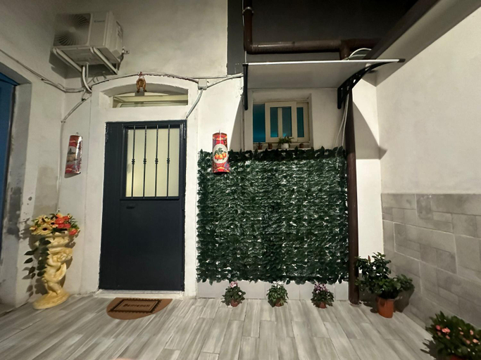 Others 5, House Luroke, Catania