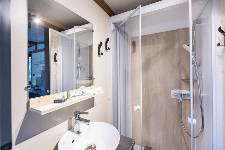 Bathroom 4, Huttopia Caminos de Galicia, Pontevedra