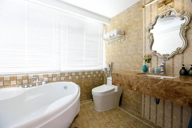Bathroom 4, Empress Dalat Hotel, Đà Lạt