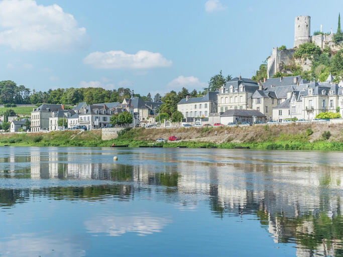 Others 3, Riverside Hideaway in Cinais, Indre-et-Loire