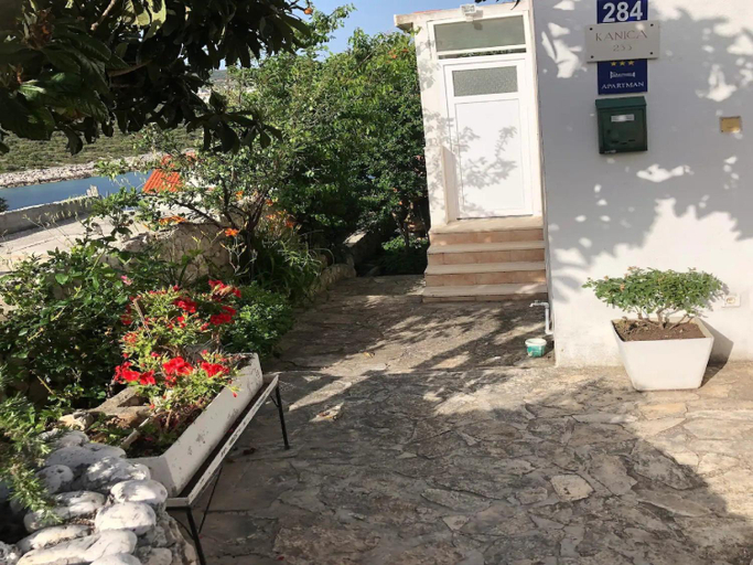 Exterior & Views, Seafront House Antonia, Marina
