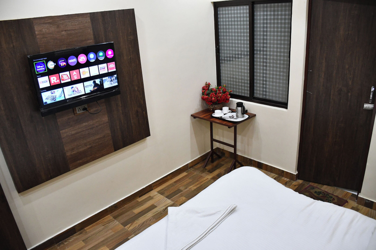 Bedroom 2, Hotel Sindhu, Bareilly