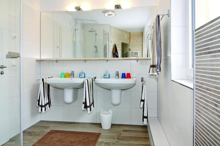 Bathroom 3, Ferienhaus Lotte in Vieregge, Vorpommern-Rügen