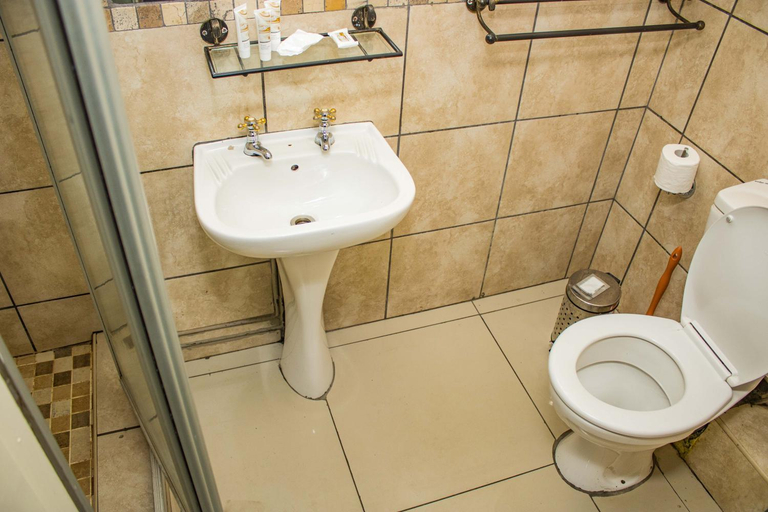 Bathroom 4, The Inn by Ilawu, Umgungundlovu