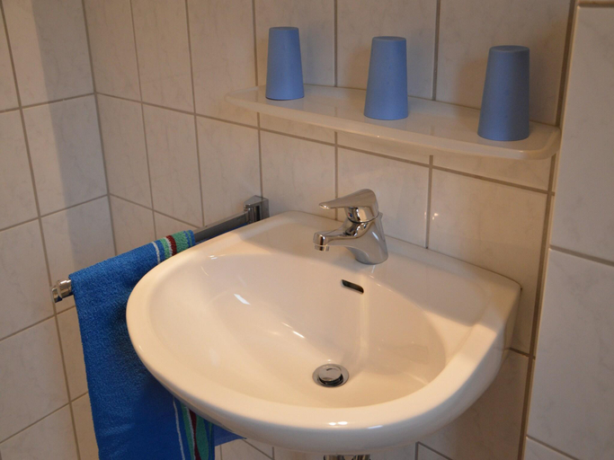 Bathroom 3, Apartment in Gransdorf with Scenic Views, Eifelkreis Bitburg-Prüm
