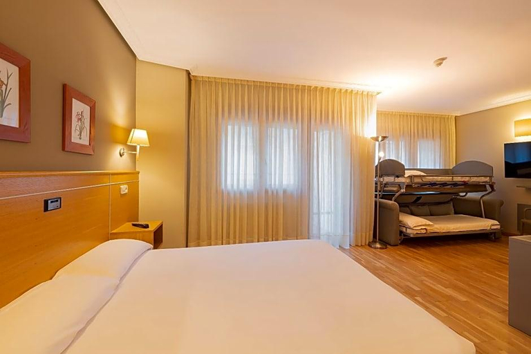 Bedroom 4, Santamaria, Navarra