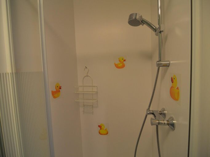 Bathroom 3, Riverside Retreat with Sauna, Liège