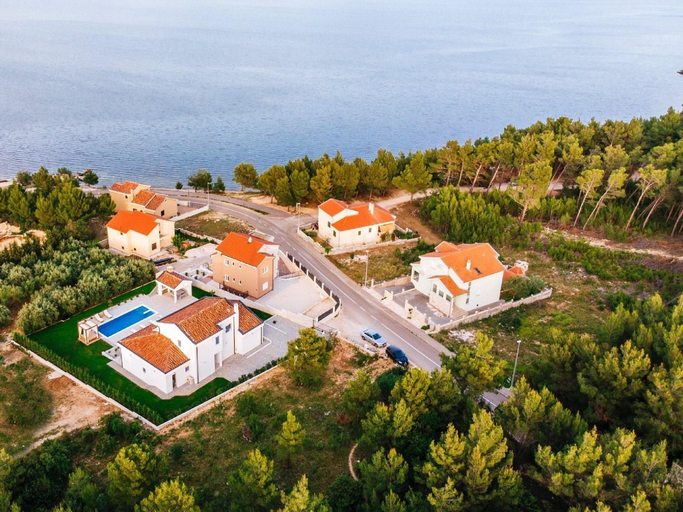 Others 5, Villa in Pridraga with Pool near the Sea, Novigrad