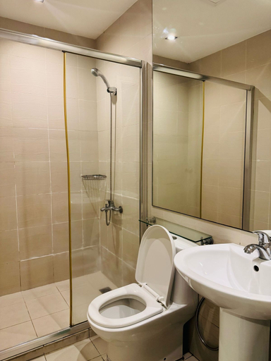Bathroom 3, Makati City Poblacion, Makati City
