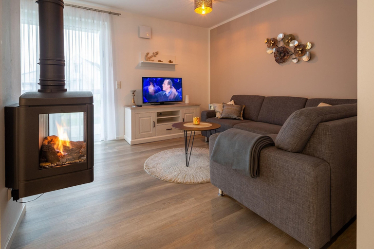 Living room 2, Exklusive Ferienwohnung in Rechlin, Mecklenburgische Seenplatte